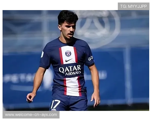 巴黎索莱尔中场组织训练更清晰，助力球队新突破