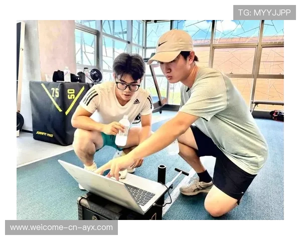 青训营教练参加国际认证培训 提升教学水平，官方青训营